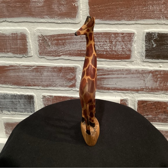 Solid Wood Giraffe - Nicely Detailed - Gently Used - Picture 2 of 8